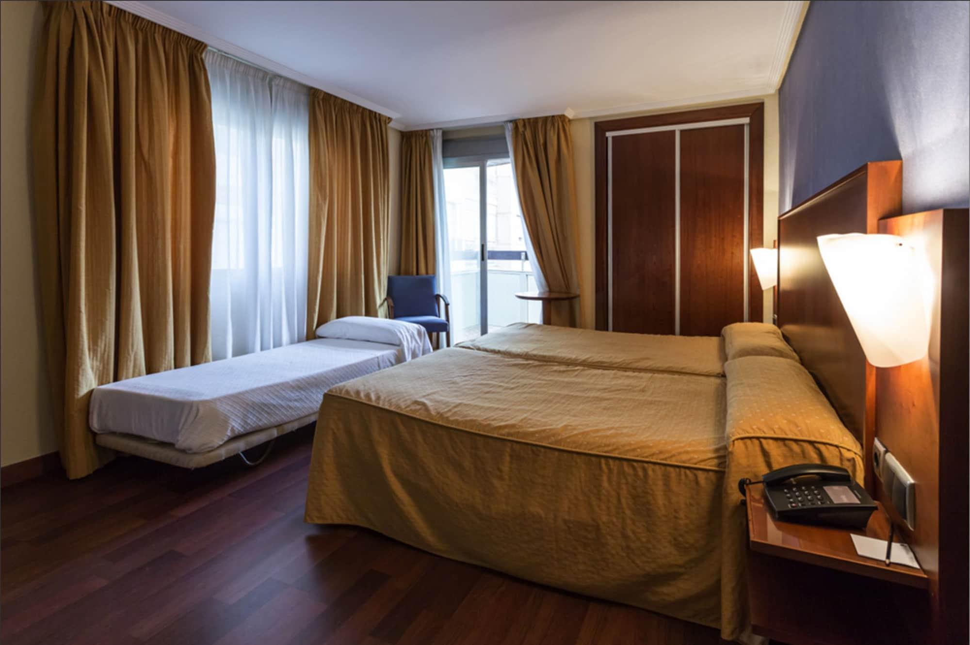Torreluz Centro Hotel 3*