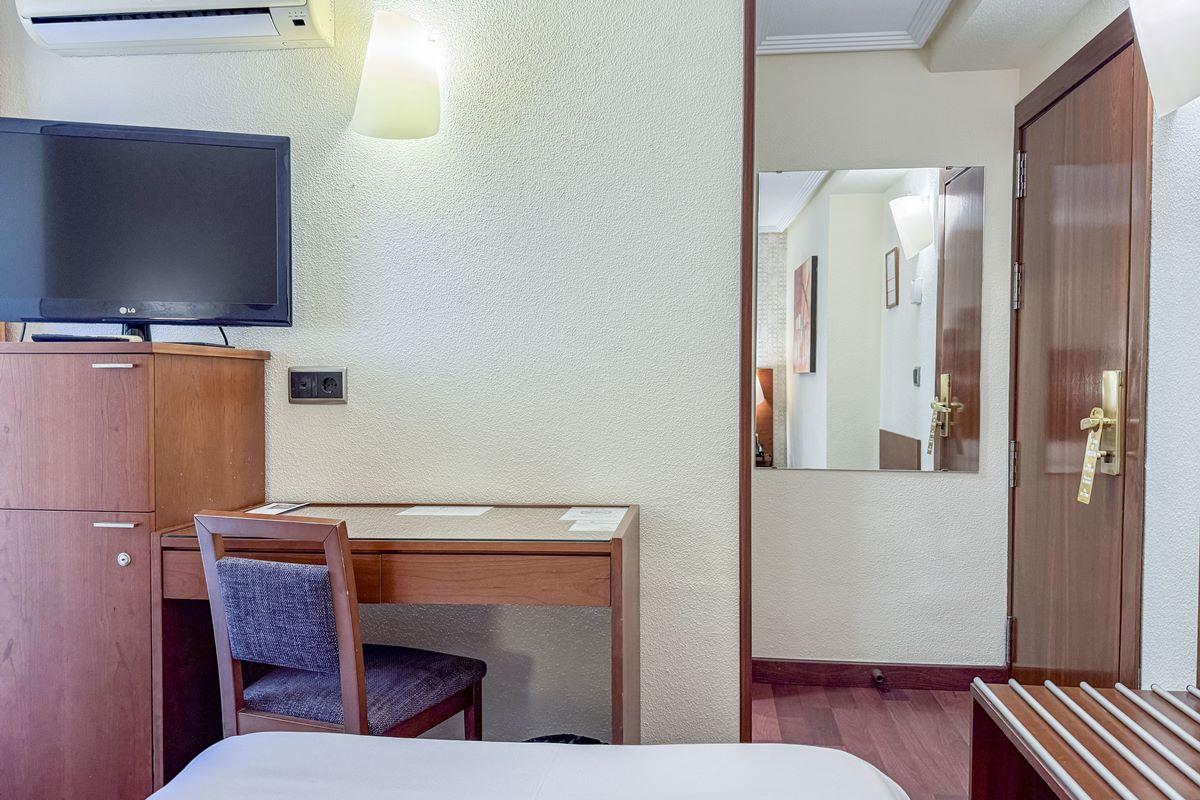 Torreluz Centro Hotel