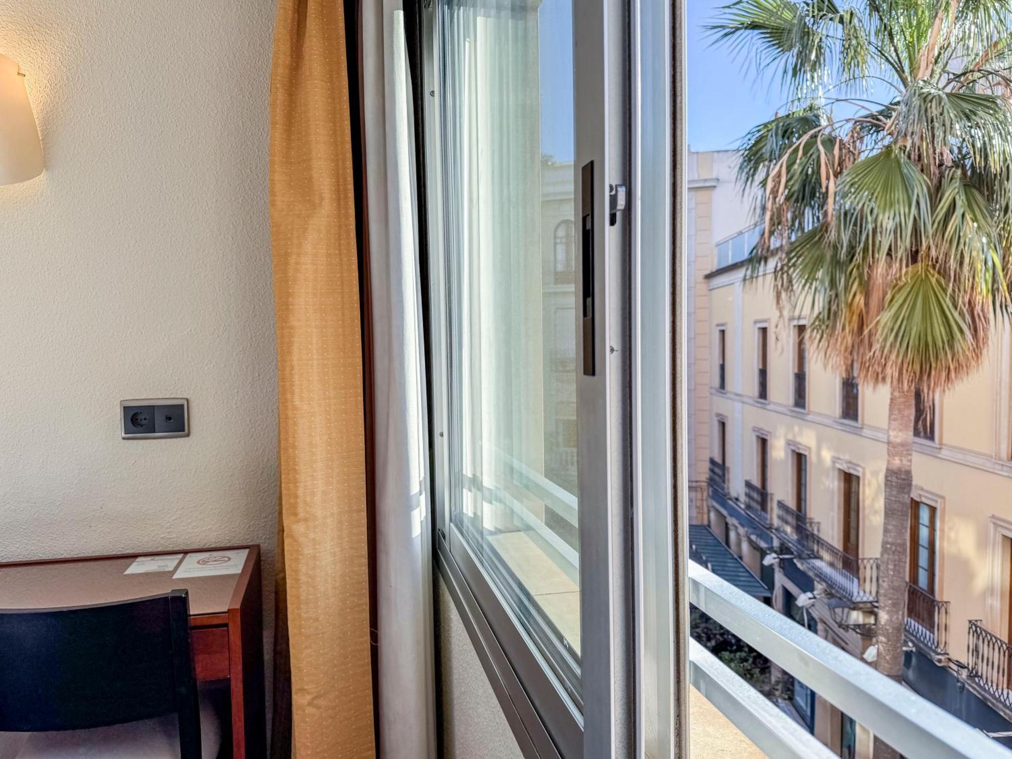 Hotel Torreluz Centro 3*