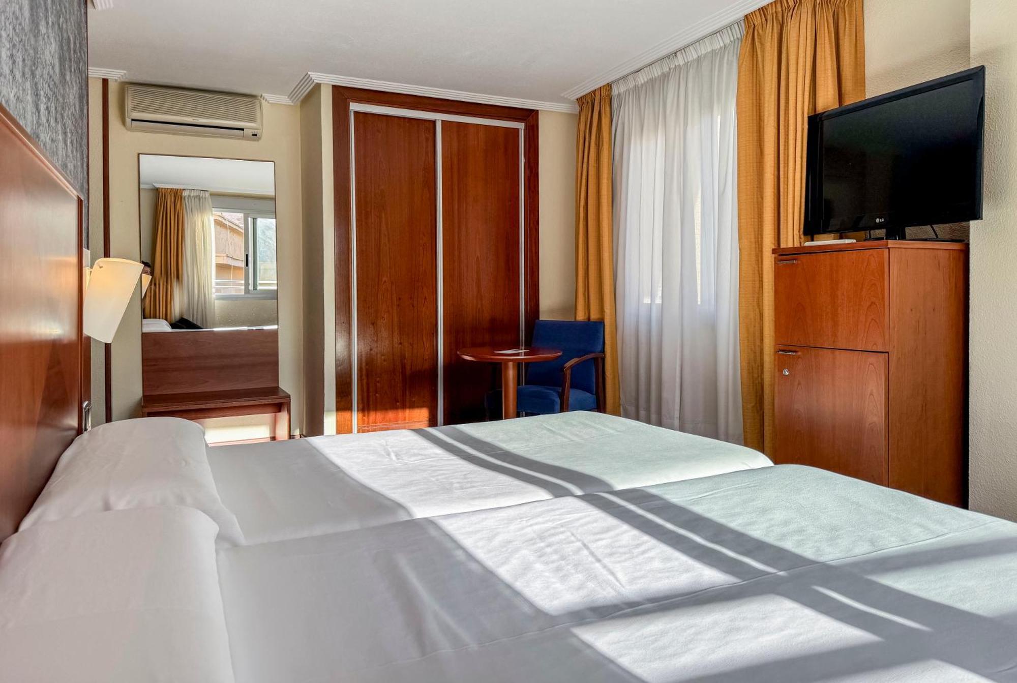 Torreluz Centro Hotel 3*