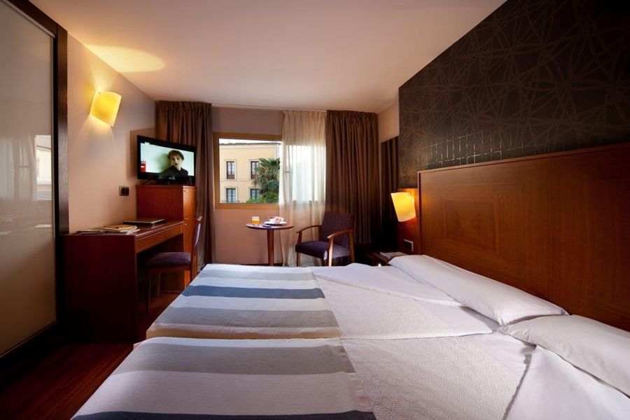 Torreluz Centro Hotel 3*